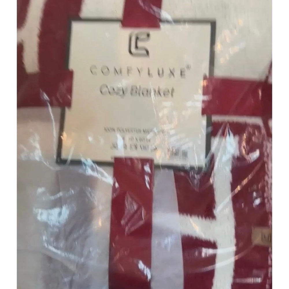 Red and White Holiday Throw Blanket - Picture 3 of 3